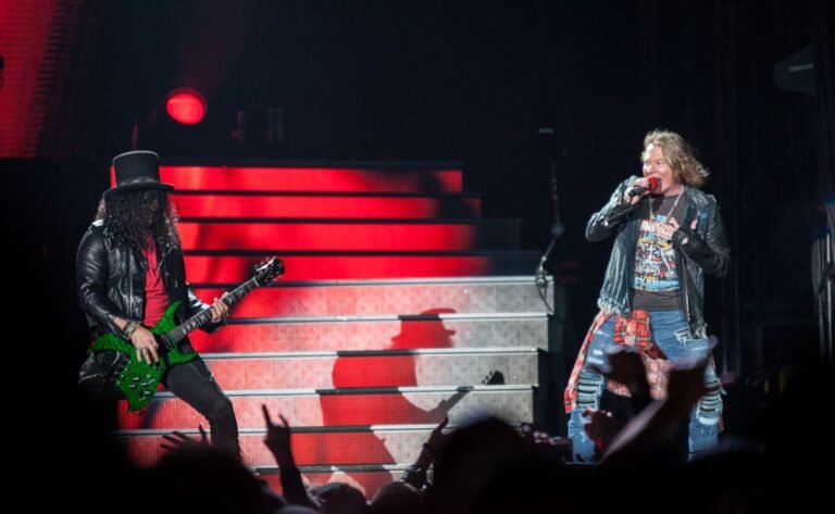 slash guns n' roses not in this lifetime tour